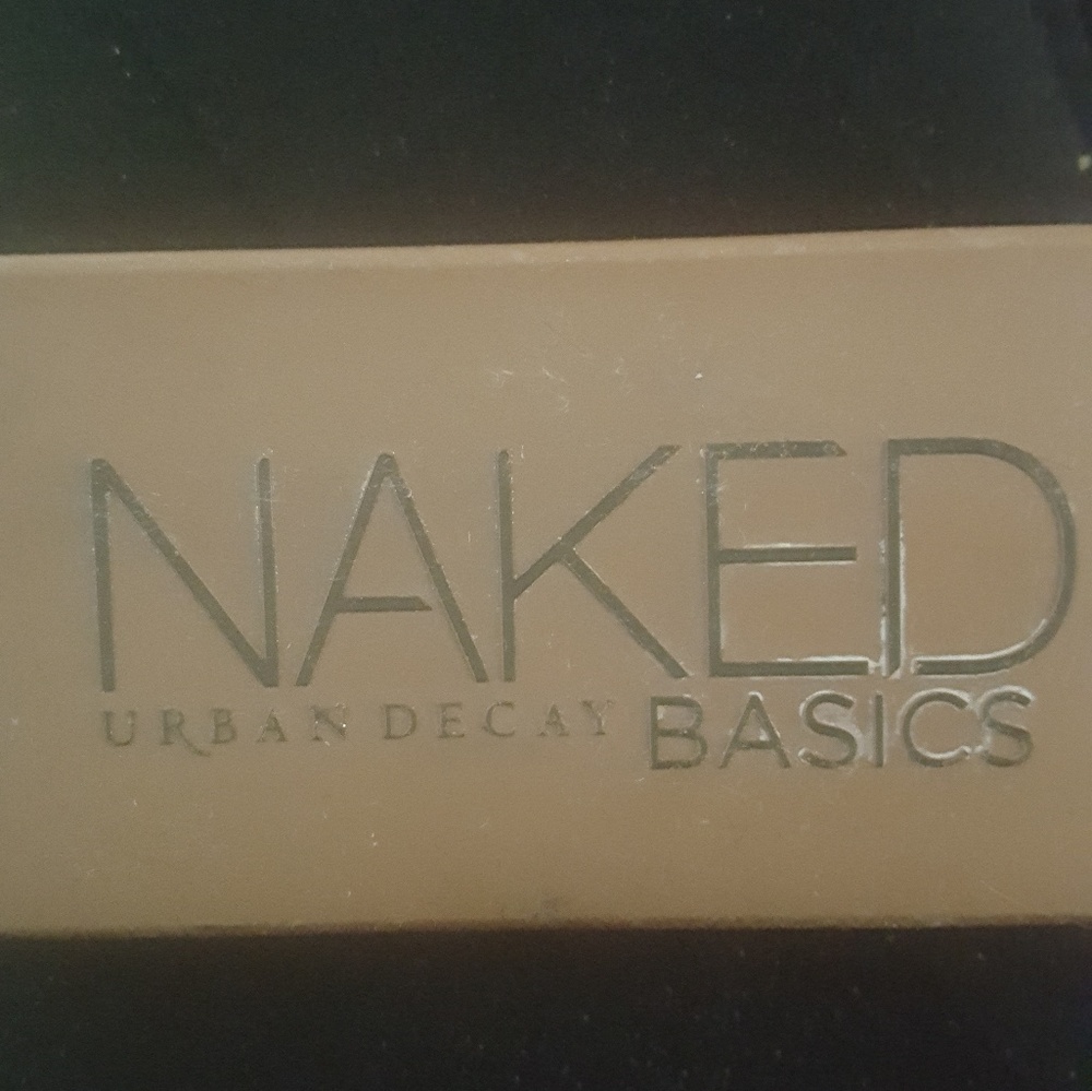 URBAN Decay Naked basics eye shadow
